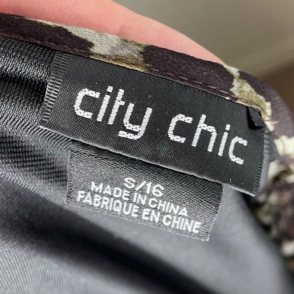 CITY CHIC Animal Print Chiffon Dress size 16 - Picture 8 of 10